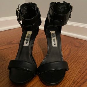 Steve Madden heel ankle strap sandals